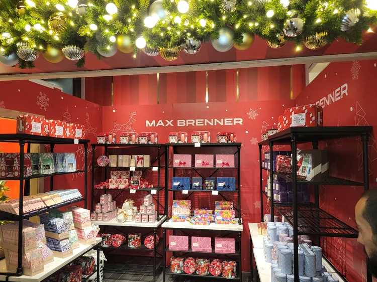 WALLPAPER & INTERIOR work